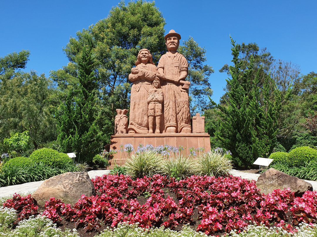 Esculturas Parque Pedras do Silencio景点图片