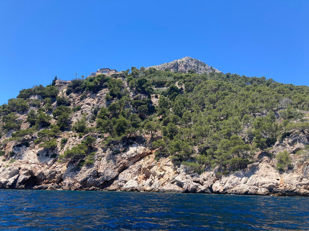 Boat Rental Formentor-波连萨必去景点