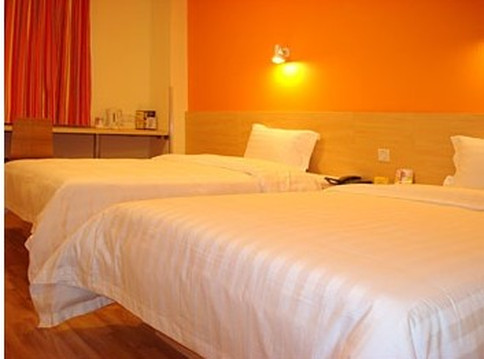 7天优品酒店（昆明万象城东郊路地铁站店）主图