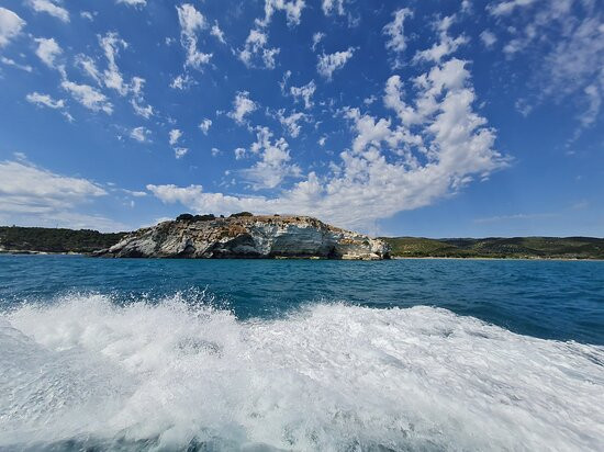 Spiaggia Pugnochiuso-维耶斯泰必去景点