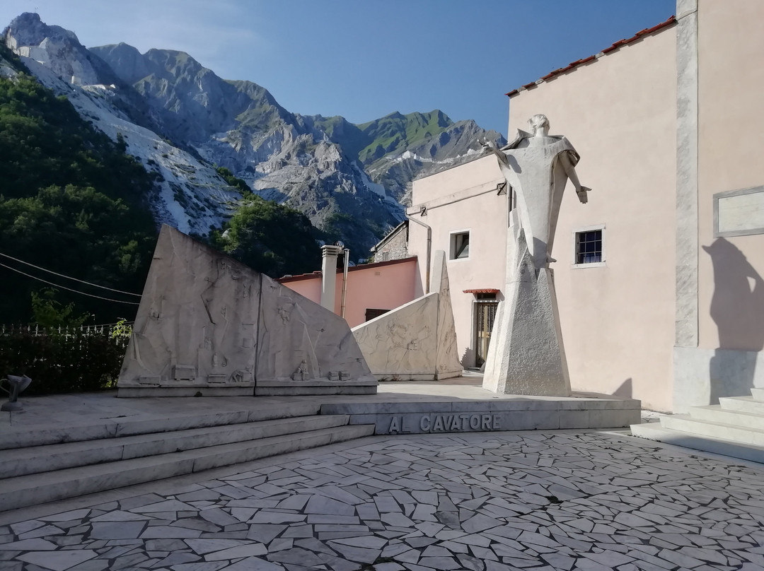 Monumento al Cavatore A Colonnata景点图片