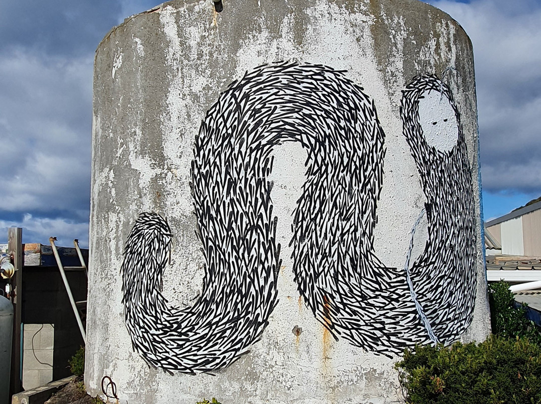 Water Tank Mural景点图片