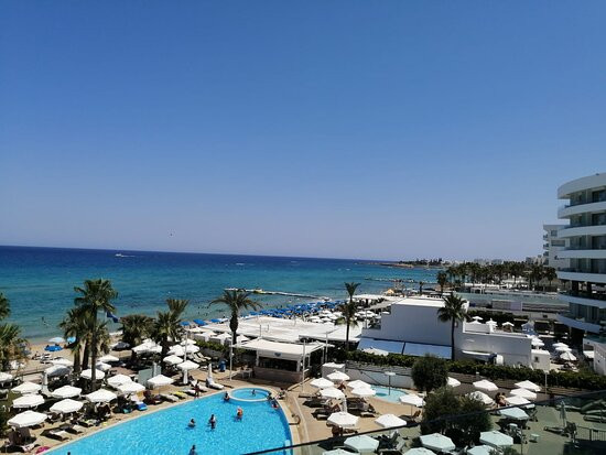 弗里萨基海滩酒店主图