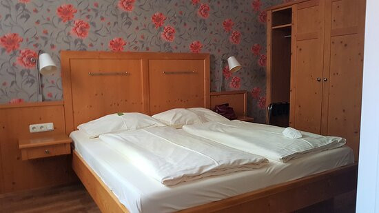 Hotel Loewen主图