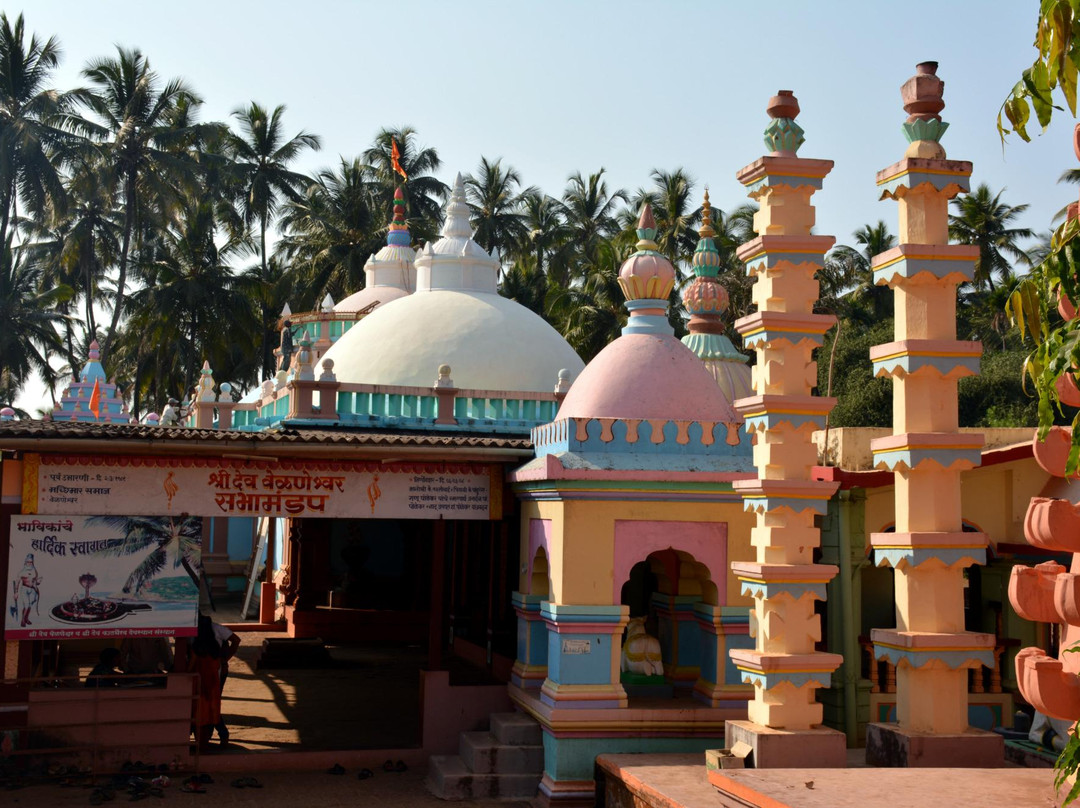 Velneshwar Shiva Temple景点图片