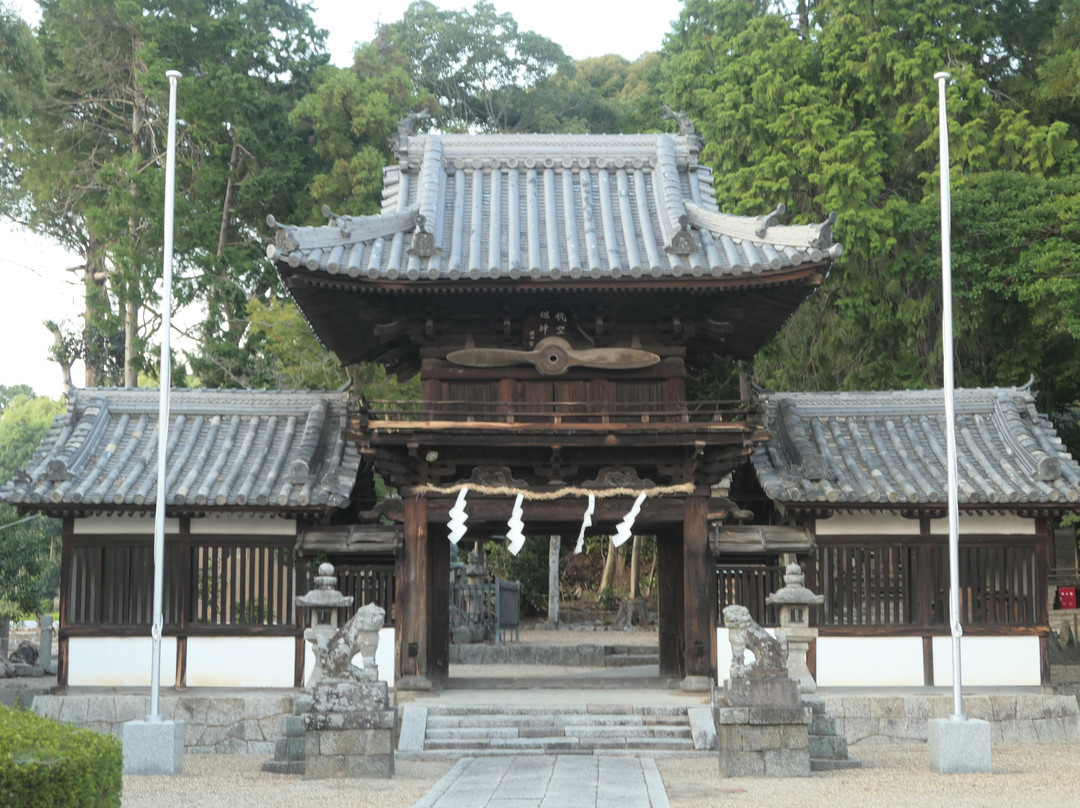 Yatani Masukushi Tamahiko Shrine景点图片