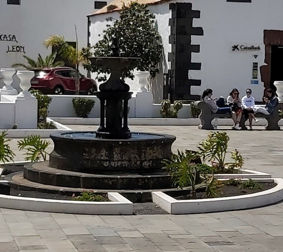 Fountain Plaza De La Constitución