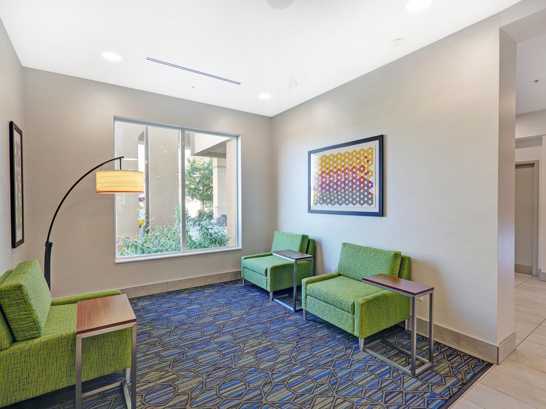 Holiday Inn Express & Suites Woodstock South by IHG主图