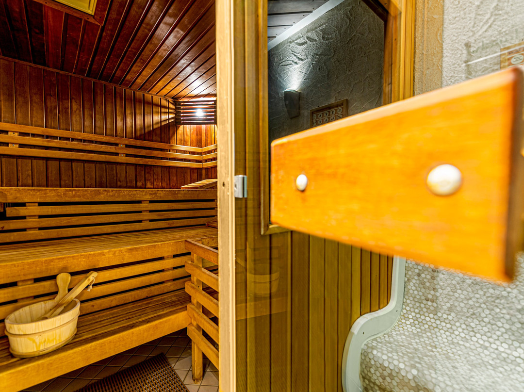 布勒兰德酒店主图