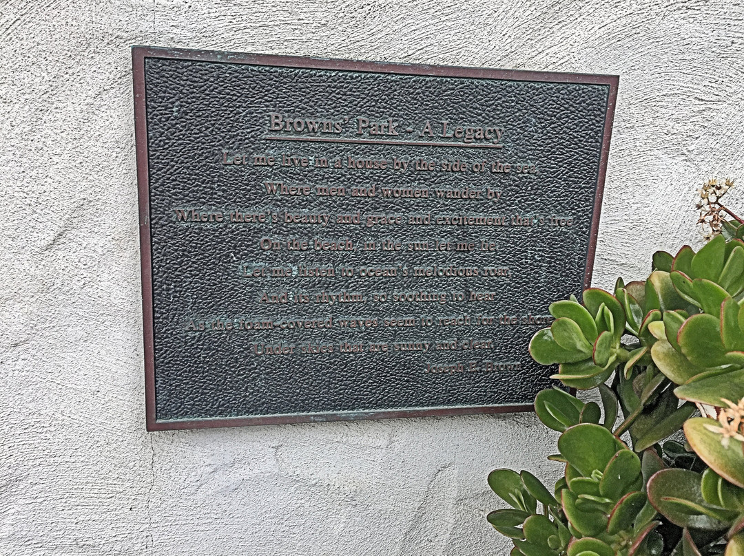 Brown's Park-拉古纳海滩必去景点