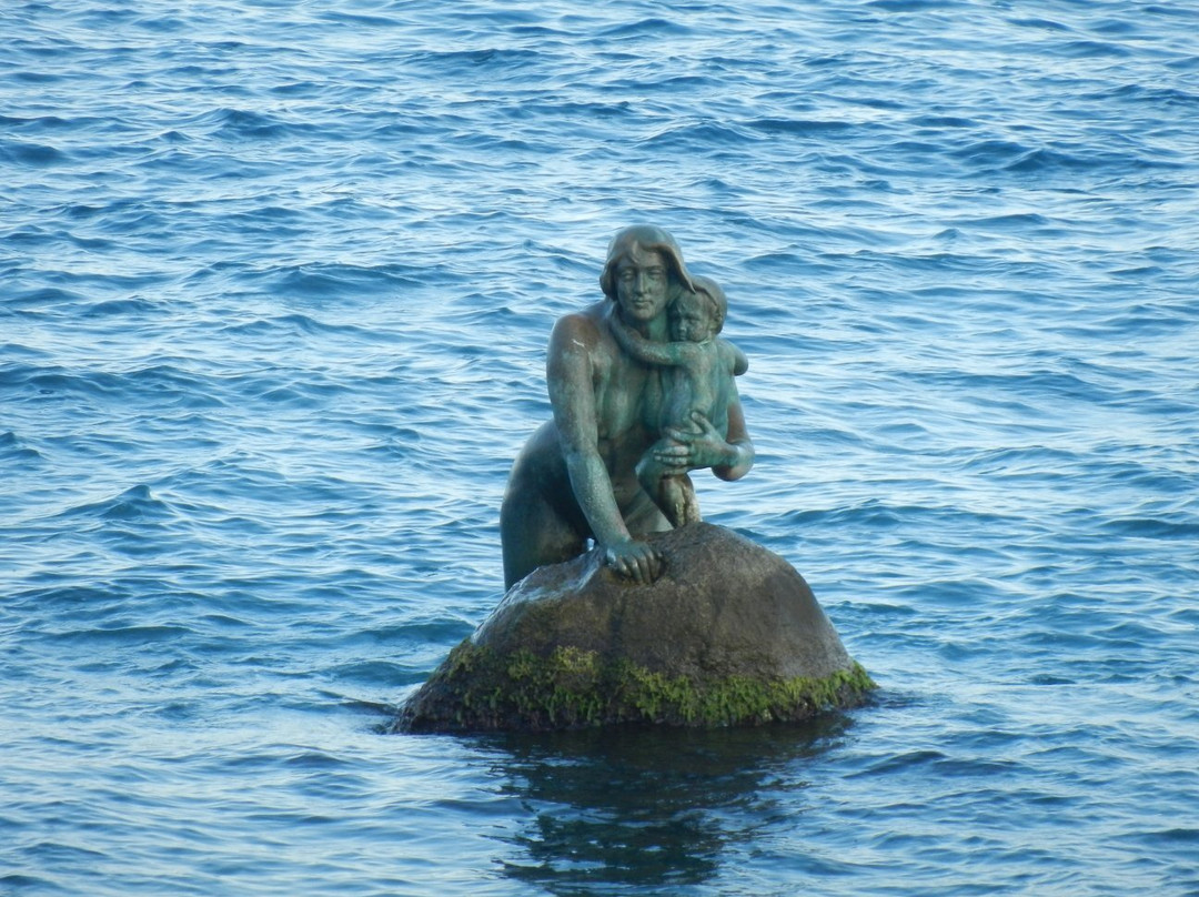 Sculpture Mermaid-Koreiz必去景点