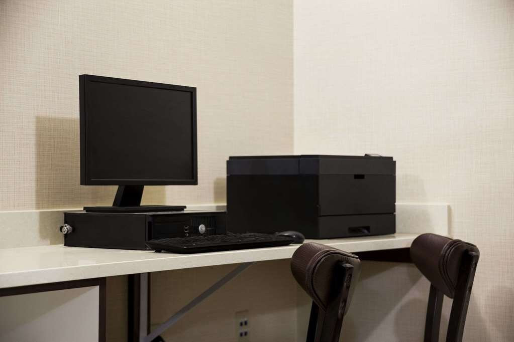 Super 8 by Wyndham Conrad主图