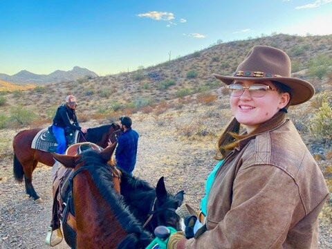 Corral West Horse Adventures-嘉年必去景点