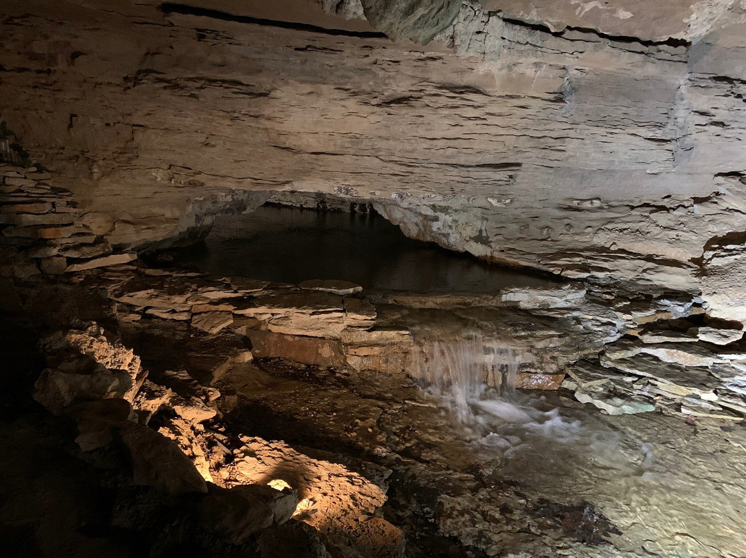 War Eagle Cavern on Beaver Lake-罗杰斯必去景点