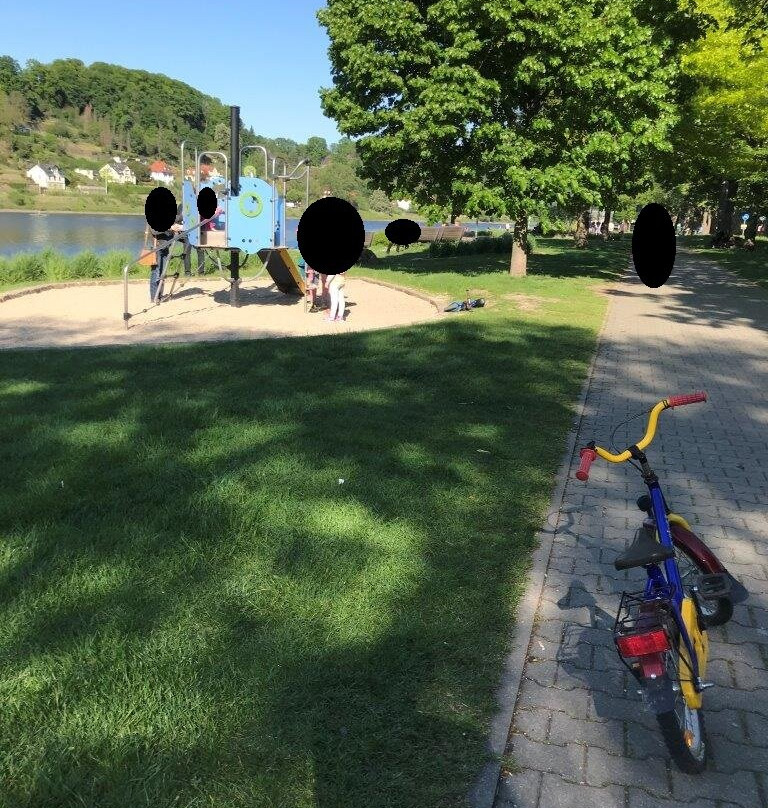 Spielplatz An Der Elbe