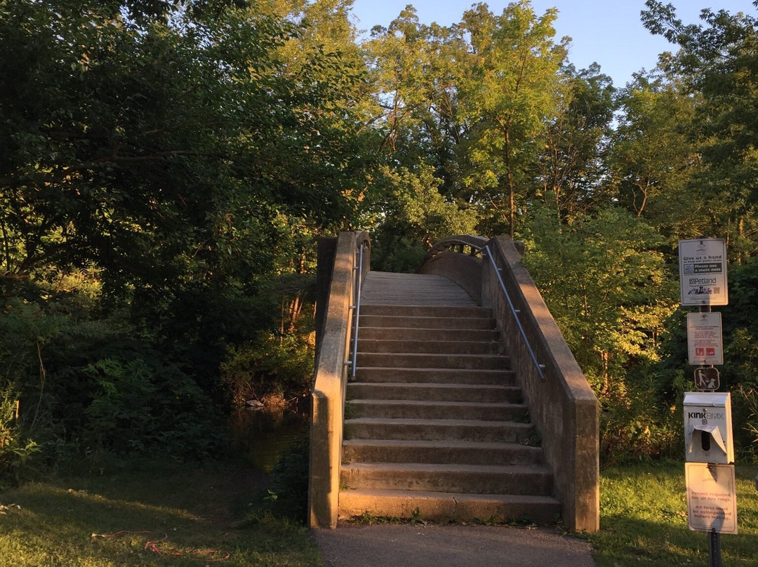 Knoch Knolls Nature Center景点图片