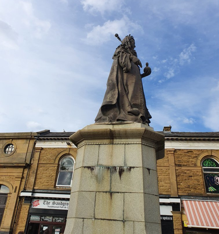 Queen Victoria Statue