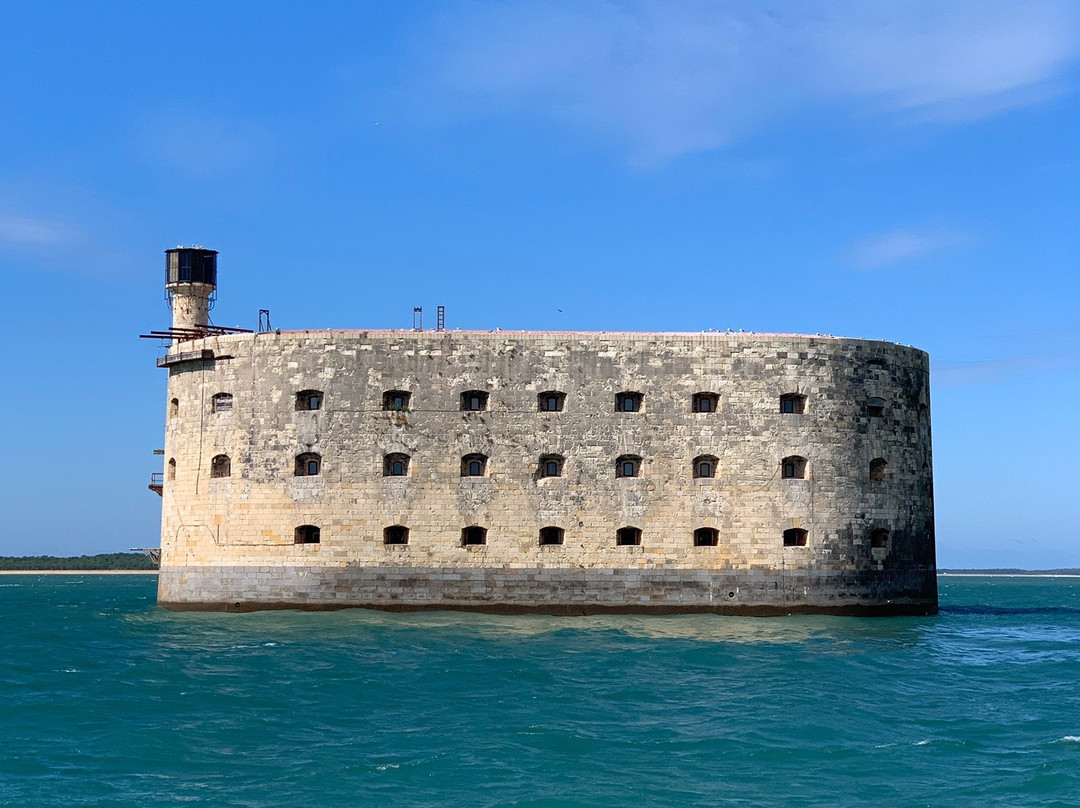 Croisieres Fourasines-Port-des-Barques必去景点