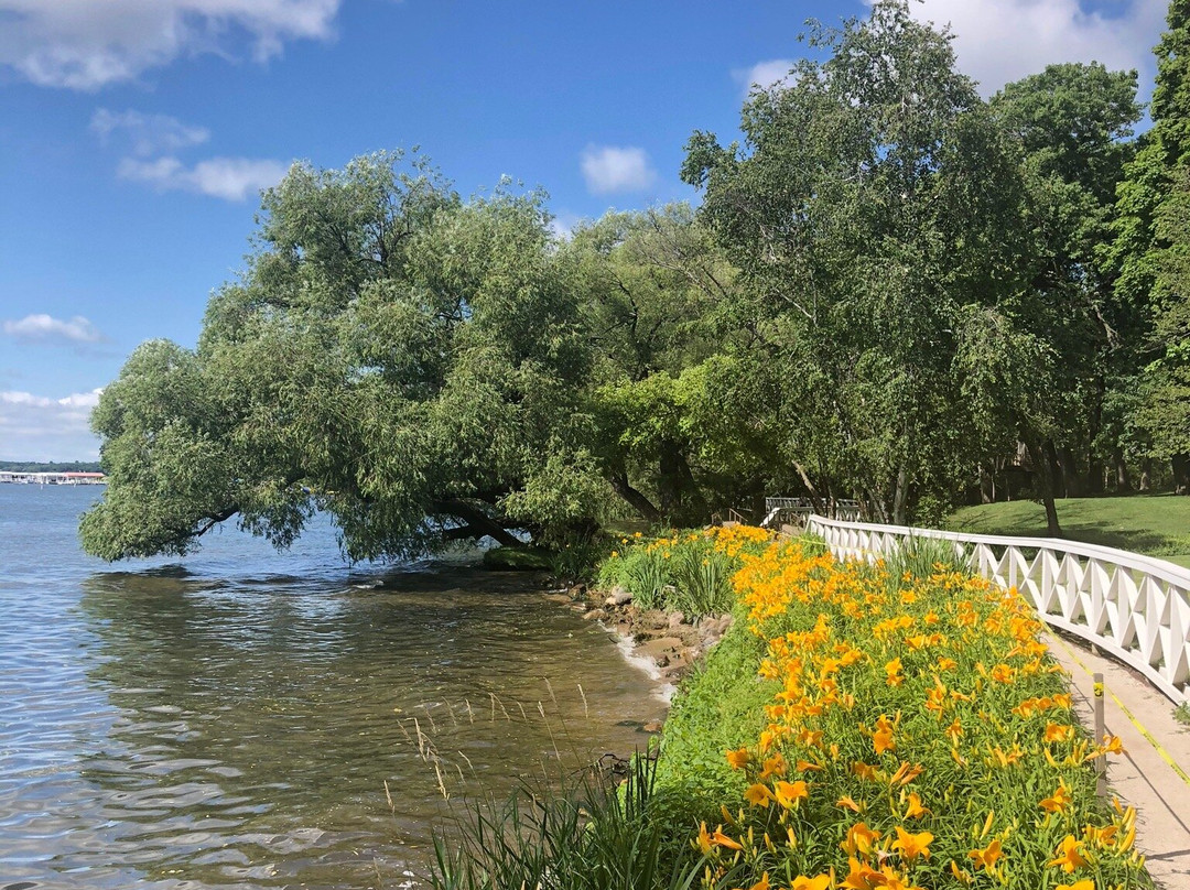 Geneva Lake Shore Path-日内瓦湖必去景点
