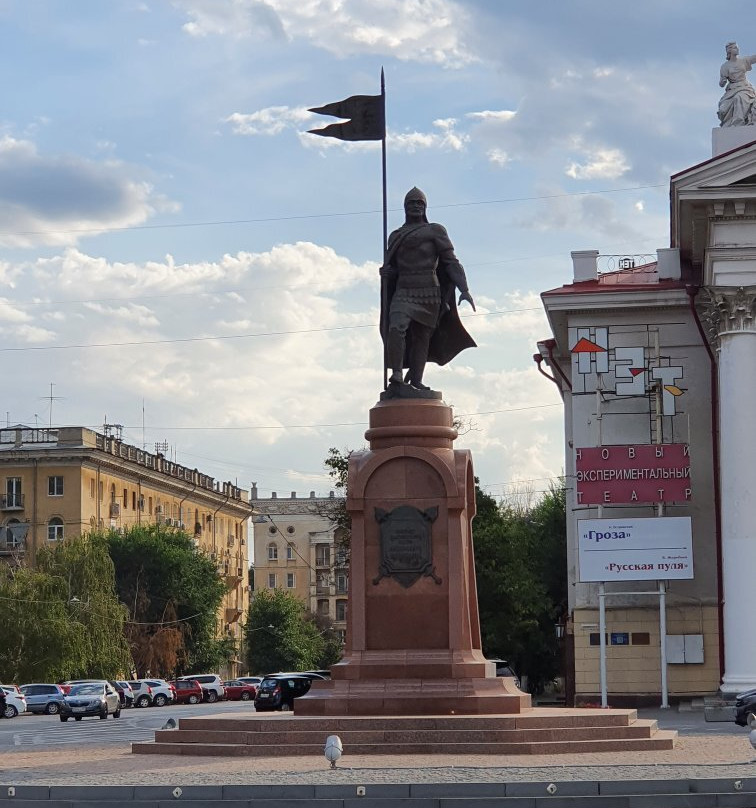 Aleksandr Nevsky Monument景点图片