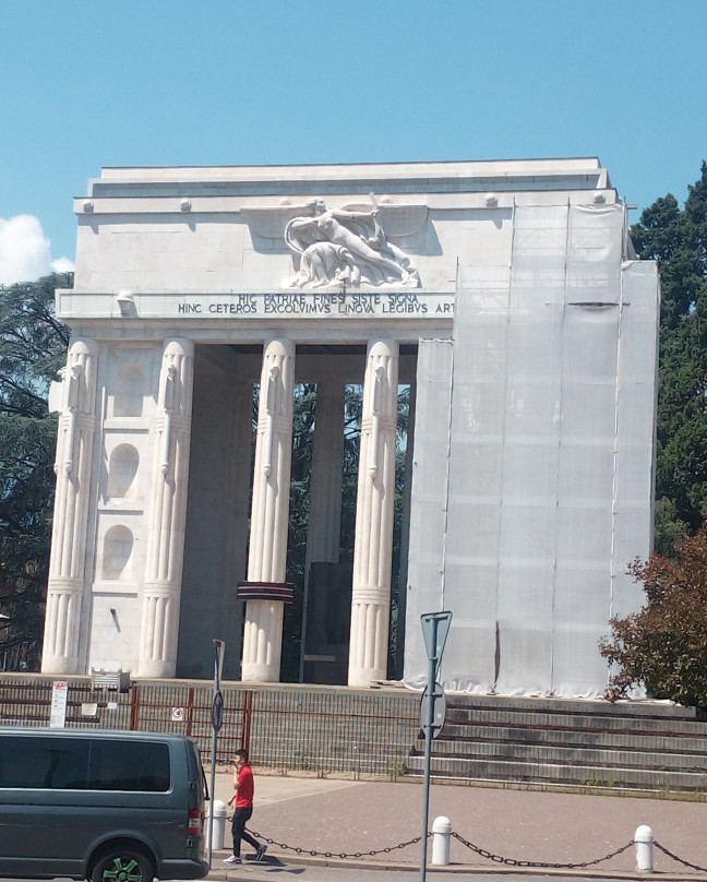 Monumento alla Vittoria景点图片