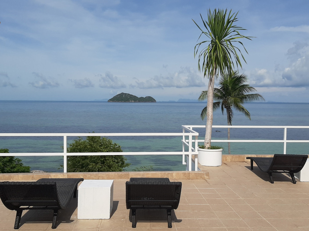 Baan Jai Dee Beach Front Hotel主图