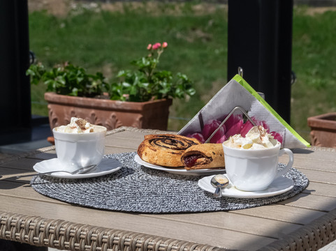 易适套房赫维兹主图