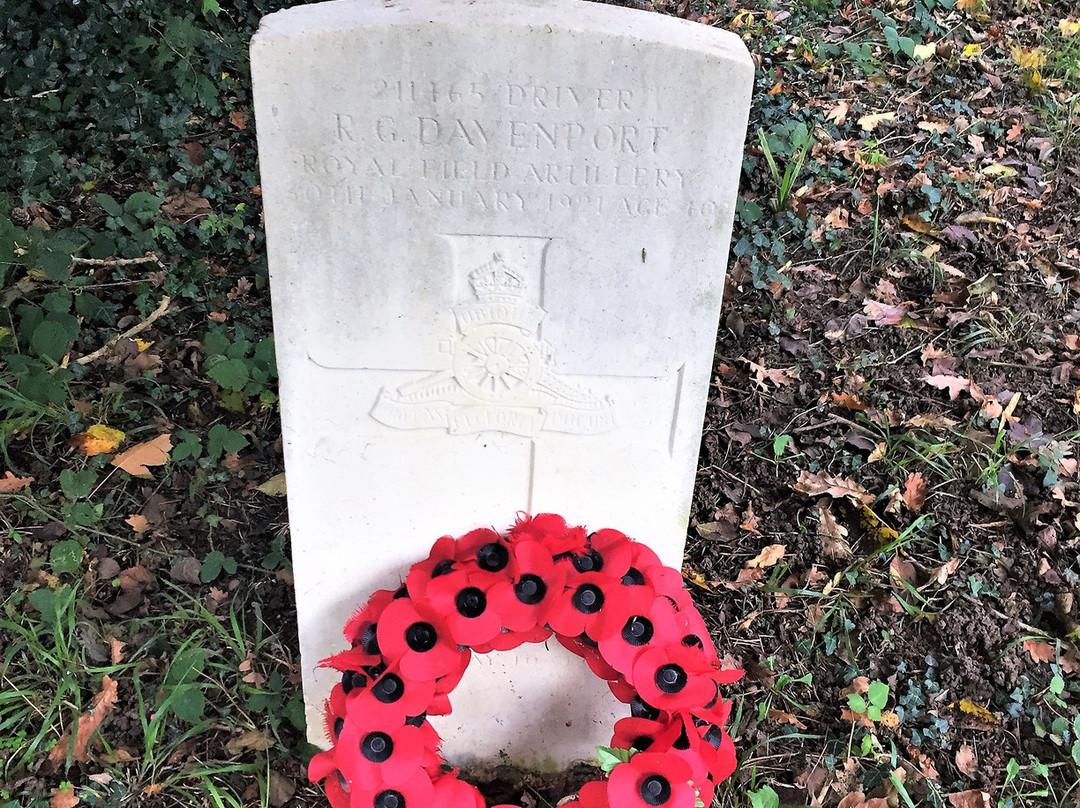 Commonwealth War Graves (st Michael's Church)景点图片