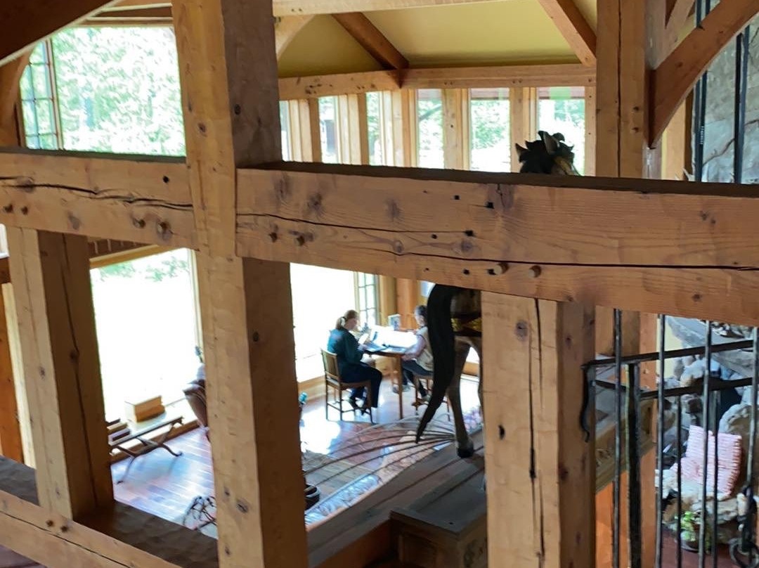 Talus Rock Retreat主图