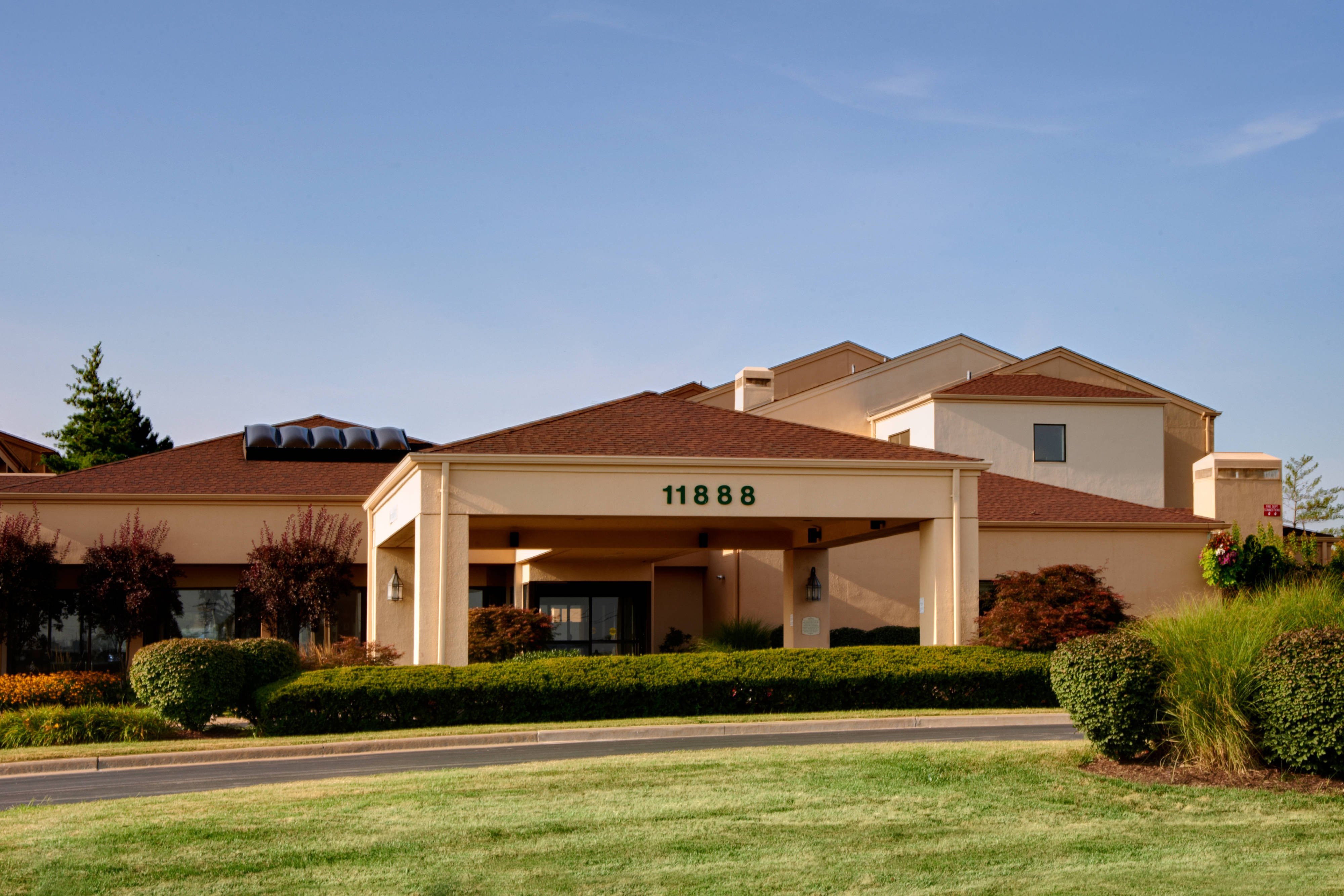 Courtyard by Marriott St. Louis Westport Plaza-官方