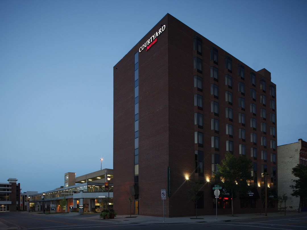 Courtyard St. Cloud主图