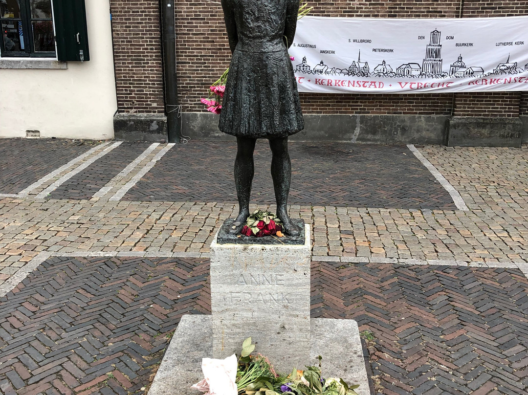 Statue Of Anne Frank-乌特勒支必去景点