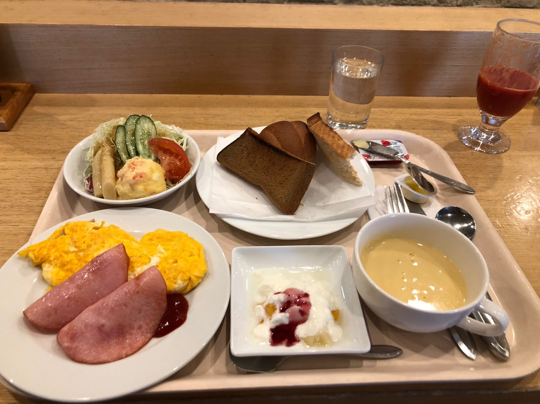 须贺川灿路都大饭店主图