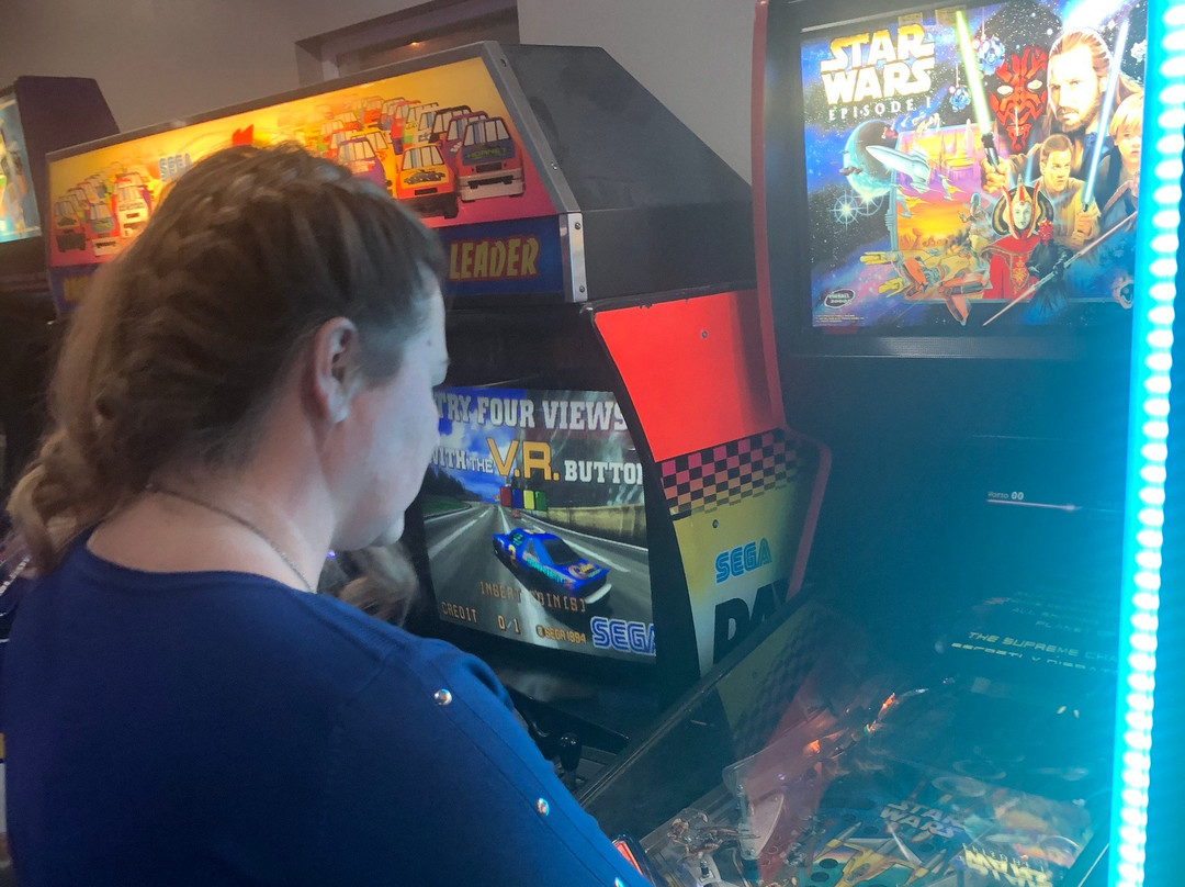 Bowling Stones 10-pin Entertainment center-大草原必去景点