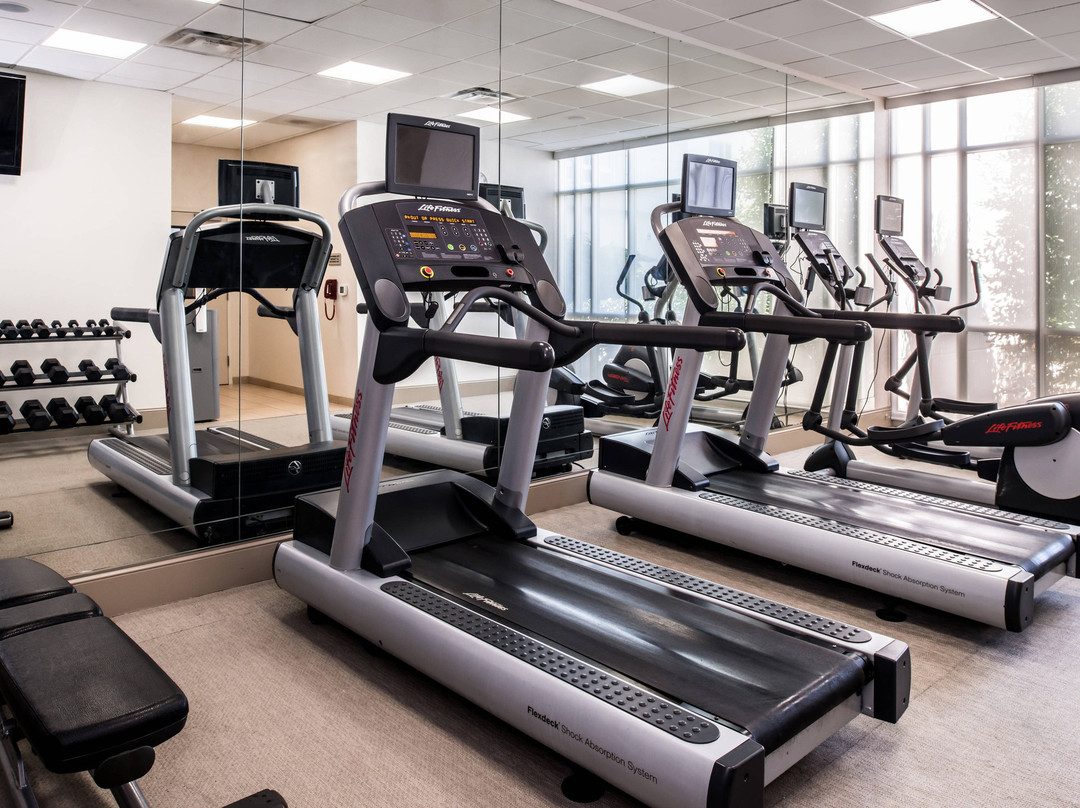 亨茨维尔市中心SpringHill Suites酒店主图