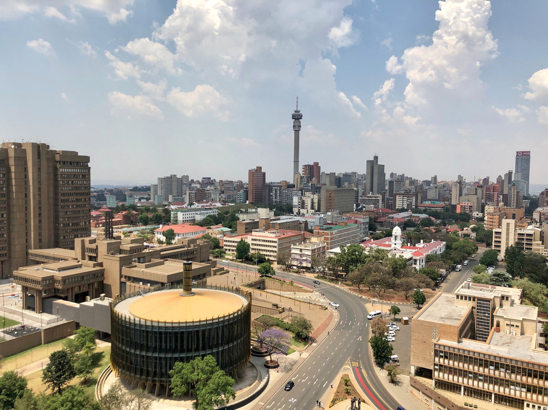 帕克通尼安普罗提全套房酒店主图