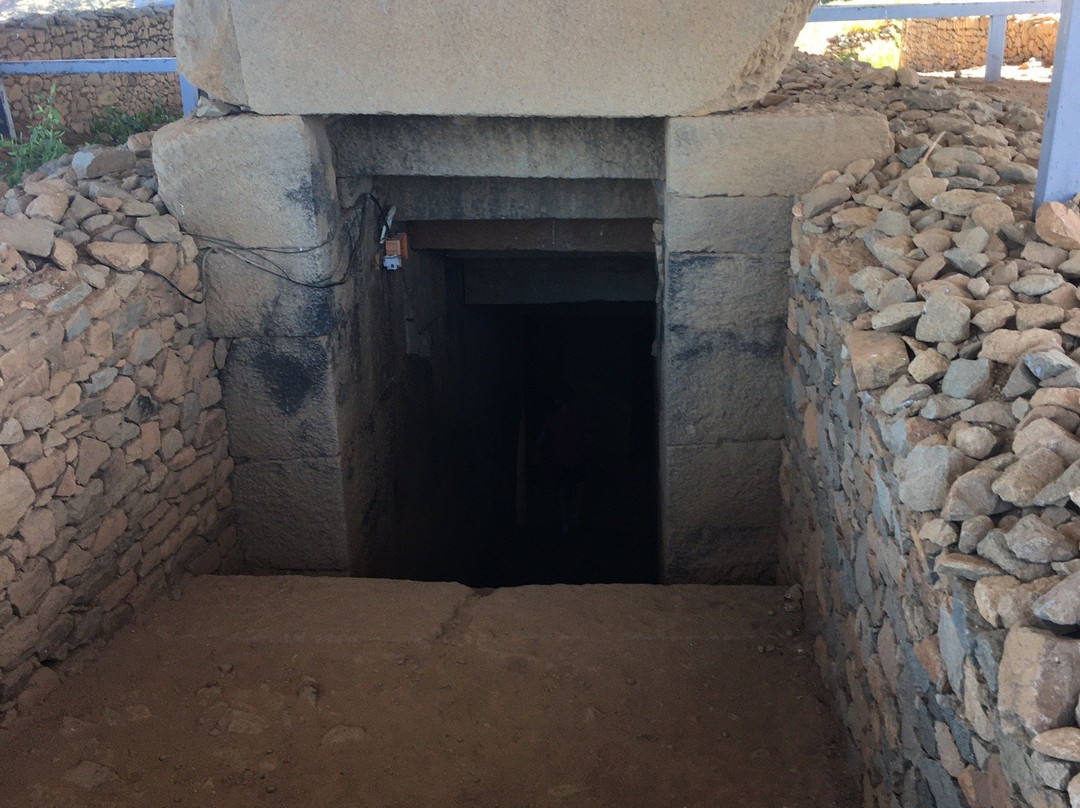 Tombs of Kings Kaleb and Gebre Meskal-Axum必去景点