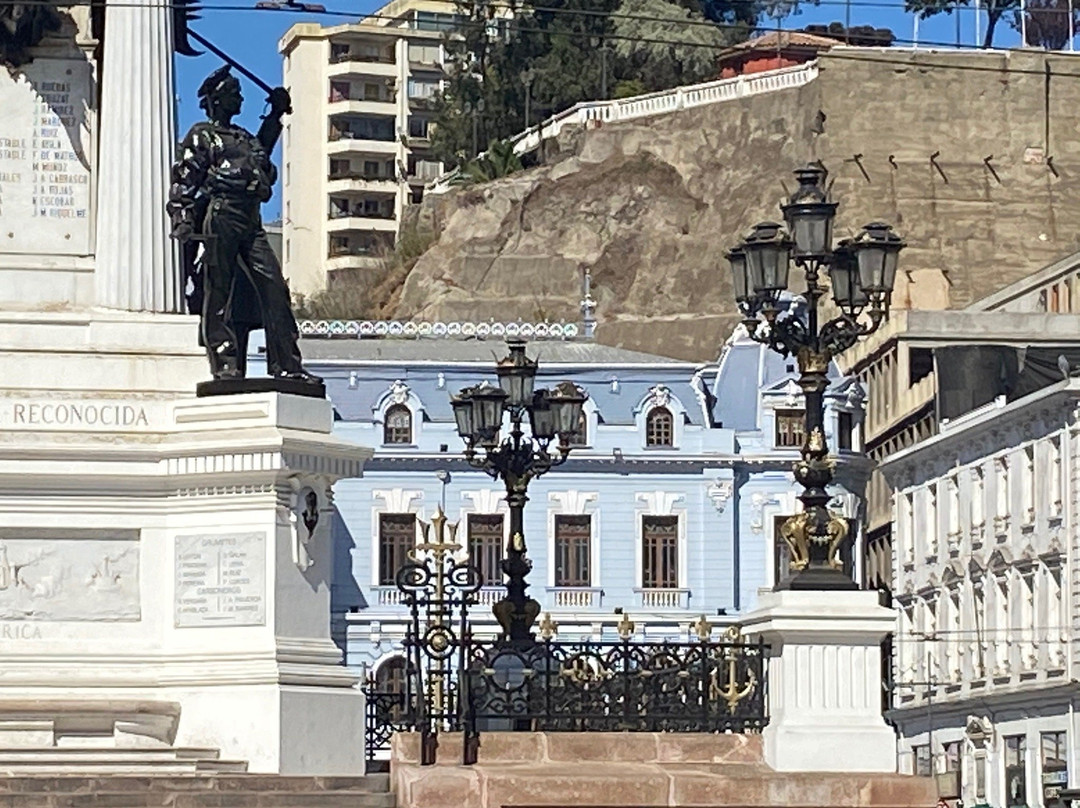 Monumento a Los Heroes-瓦尔帕莱索必去景点