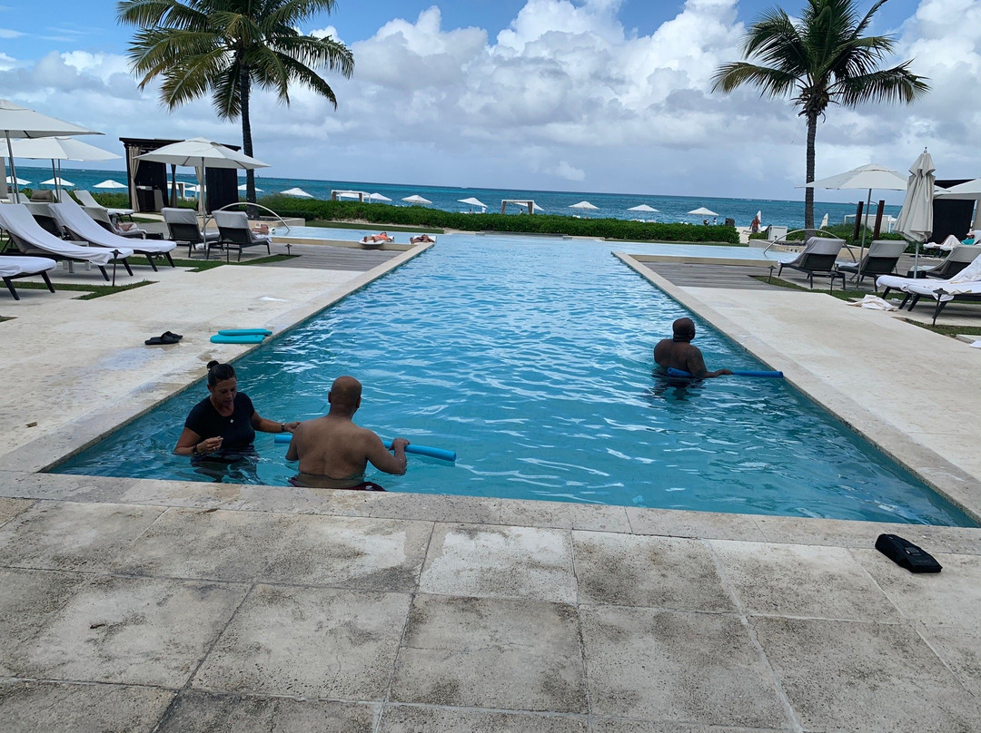 SURFside Ocean Academy-普罗维登西亚莱斯必去景点