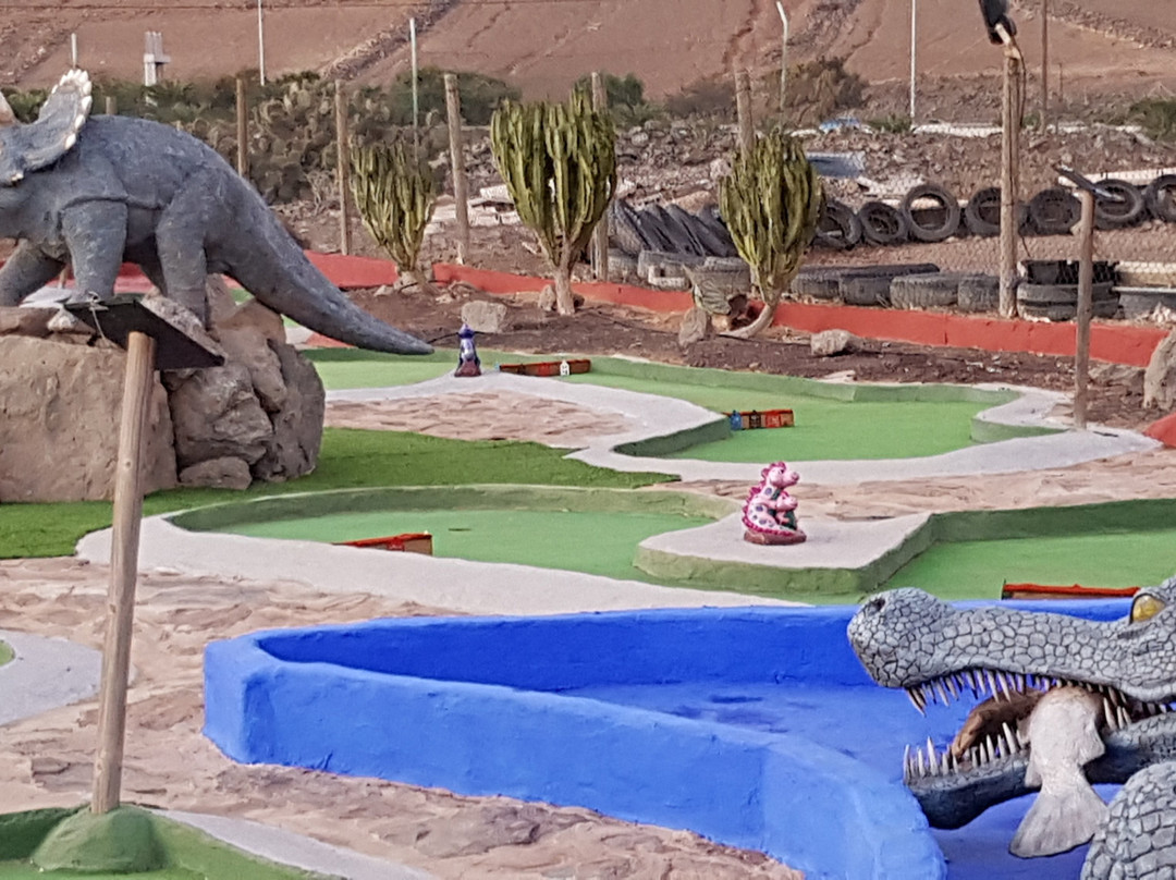 Dinos Minigolf-Bahia Feliz必去景点