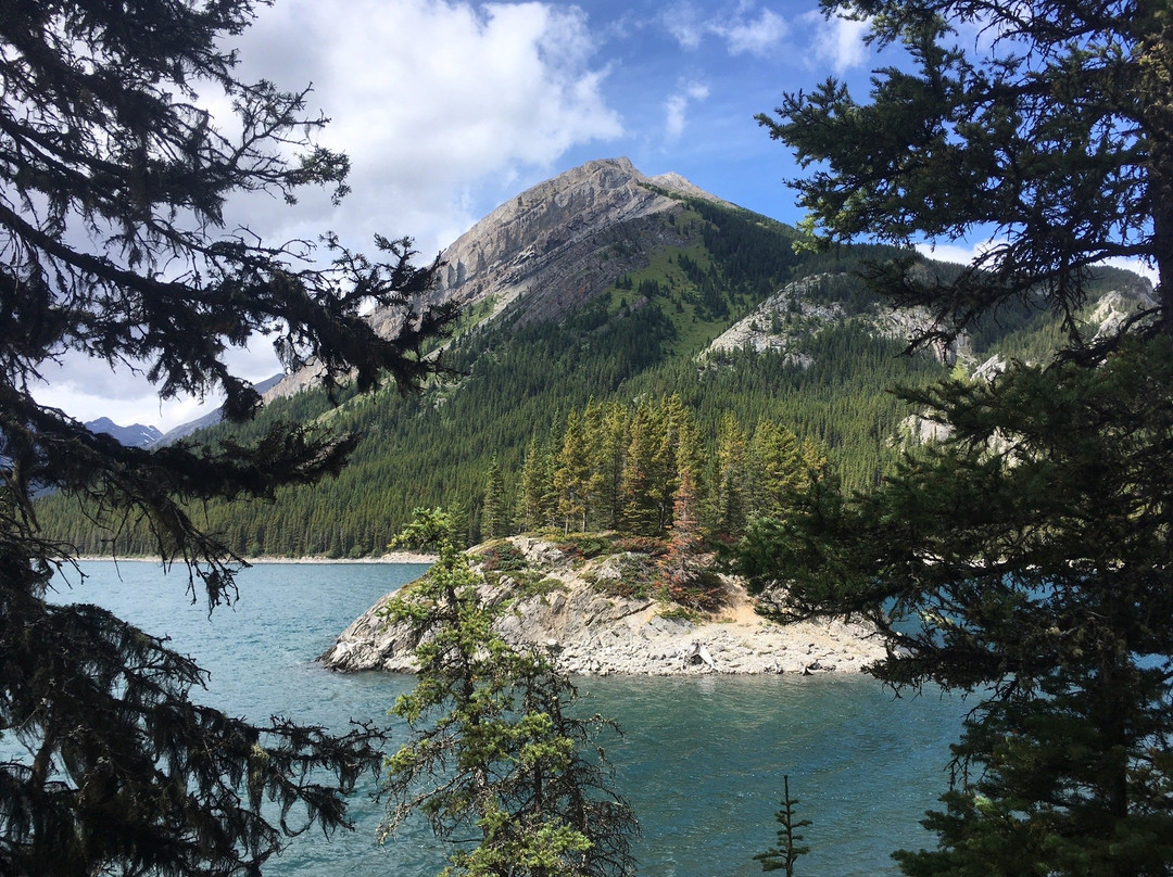 Upper Kananaskis Lake景点图片