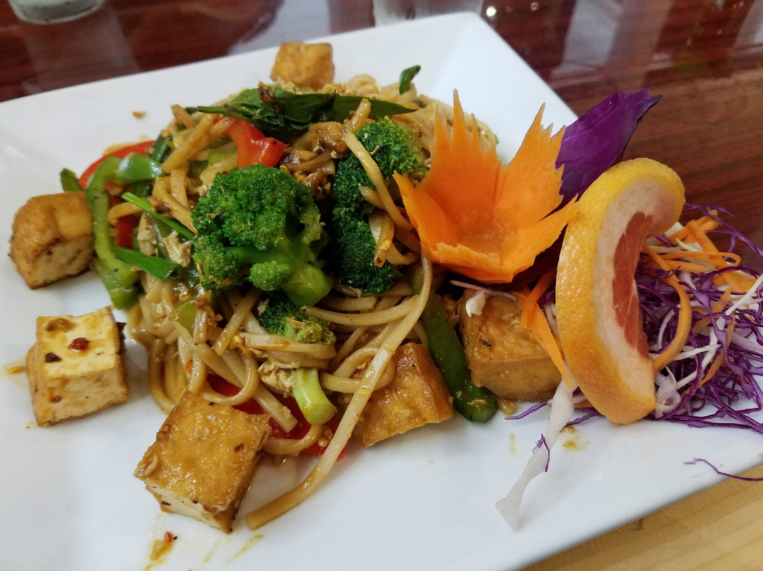 Lebanon餐馆和美食-Mae Ploy’s Thai Restaurant