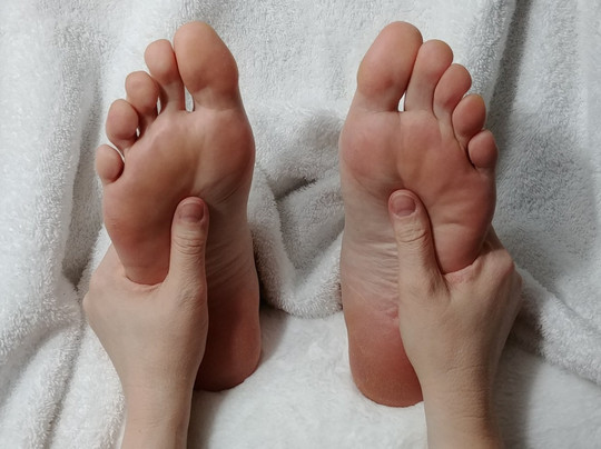 Woking旅游景点-Azure Sky Reflexology