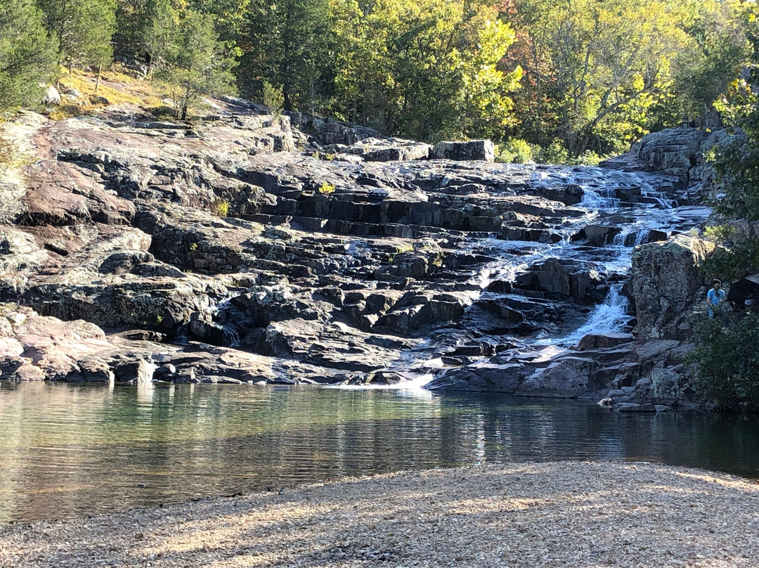 Rocky Falls Shut-in景点图片