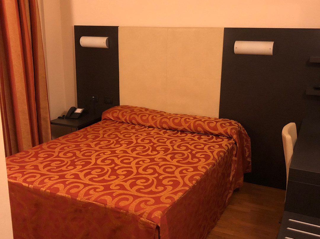 Elysium Hotel Raya主图
