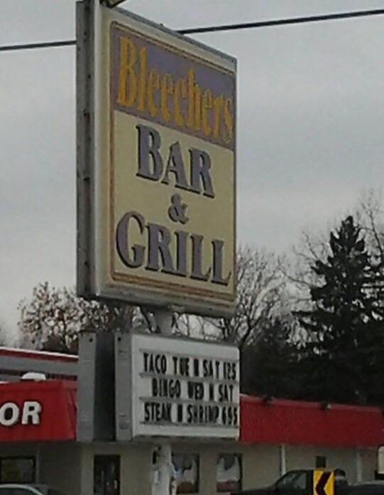 Bleechers Bar & Grill, Maplewood MN景点图片