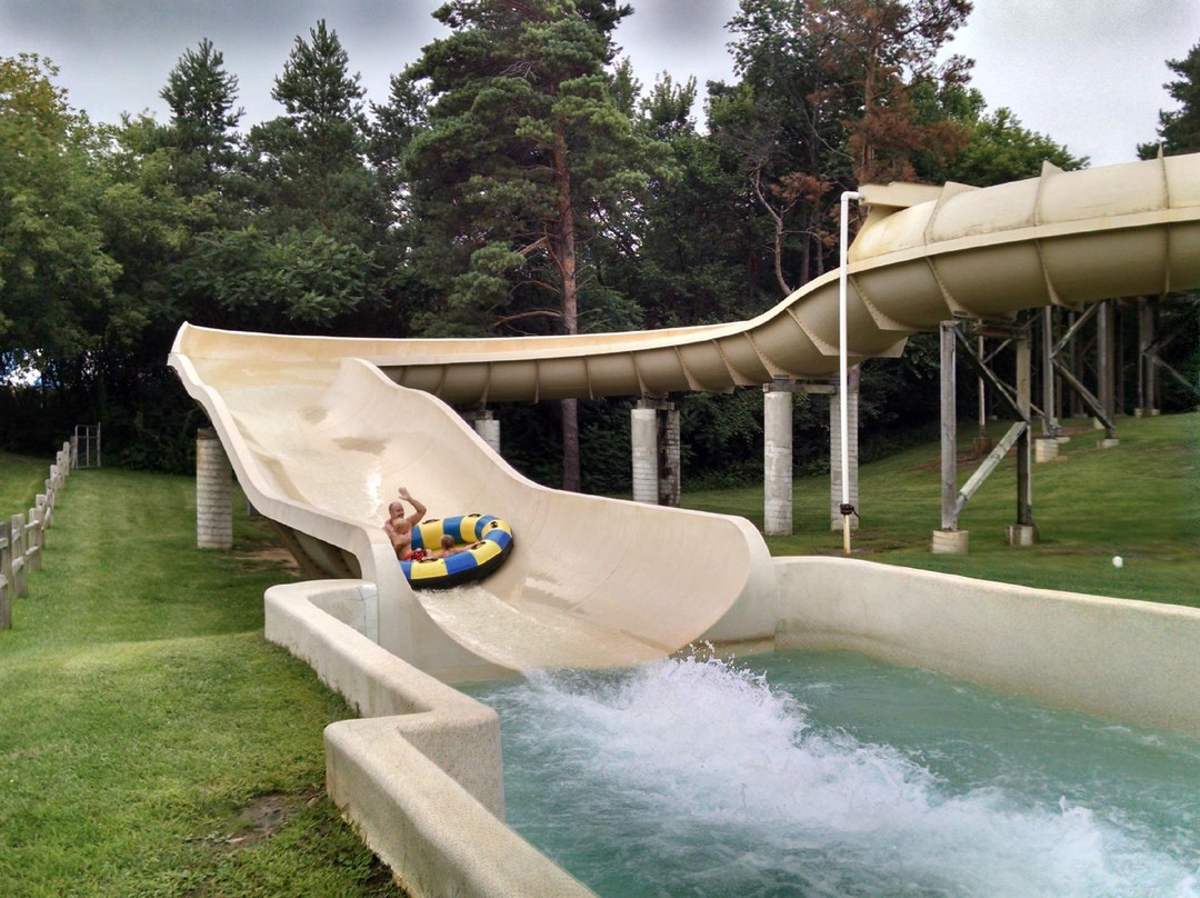 Waterford旅游景点-Waterford Oaks Wave Pool