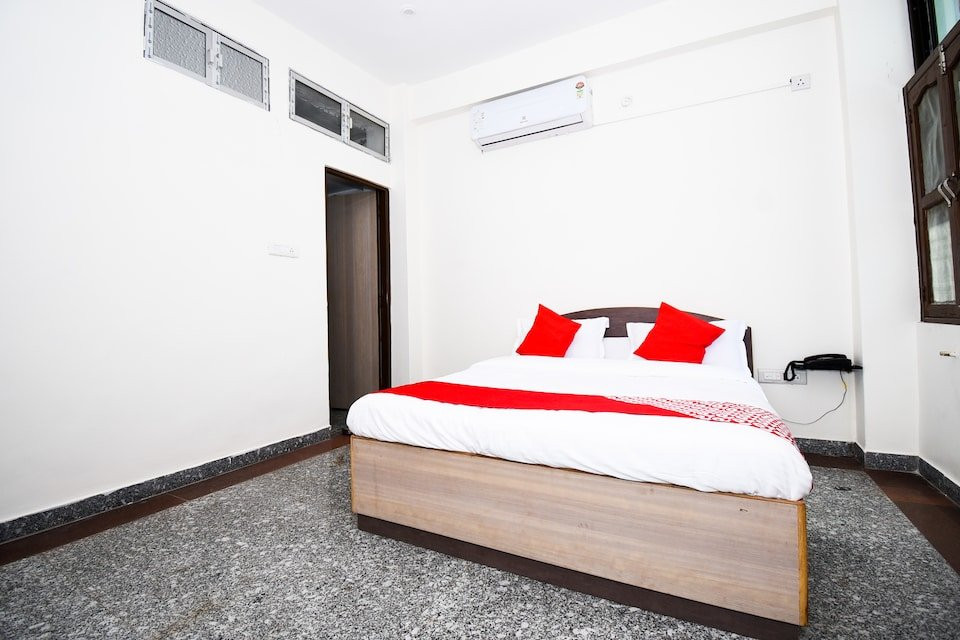 OYO 27876 Hotel Preminn主图