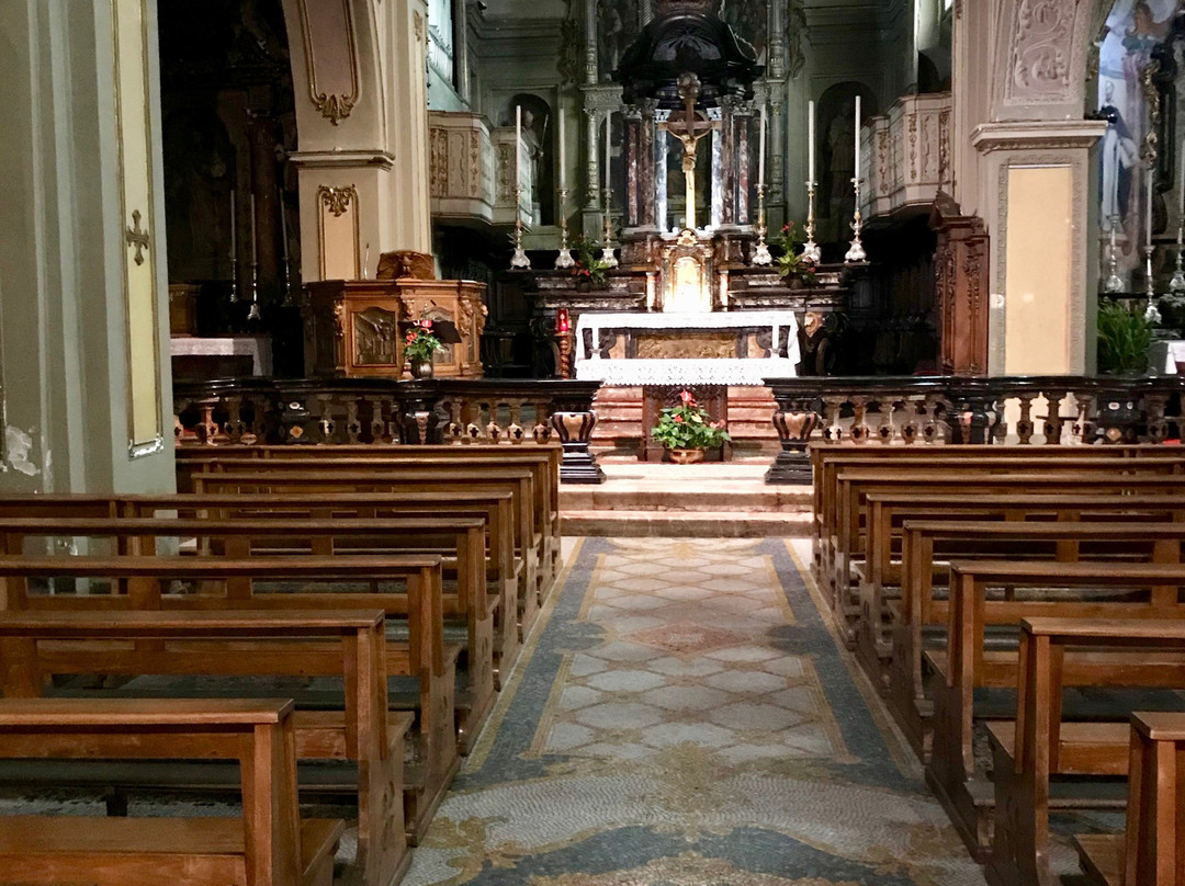 Collegiata di Sant'Ambrogio景点图片