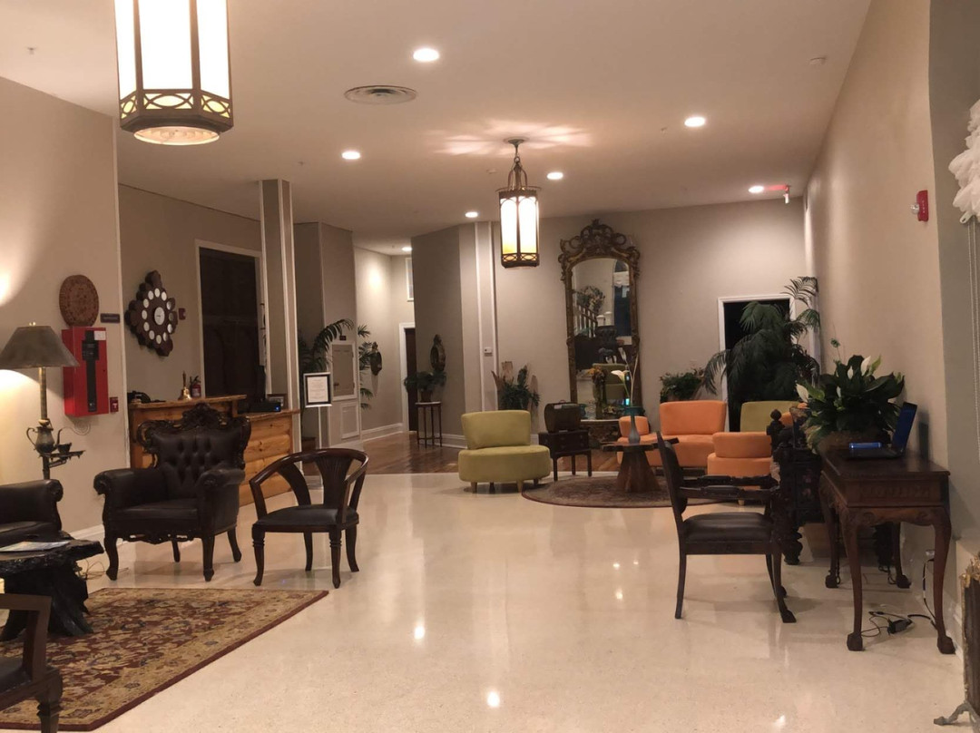 Oak Tree Hotel主图